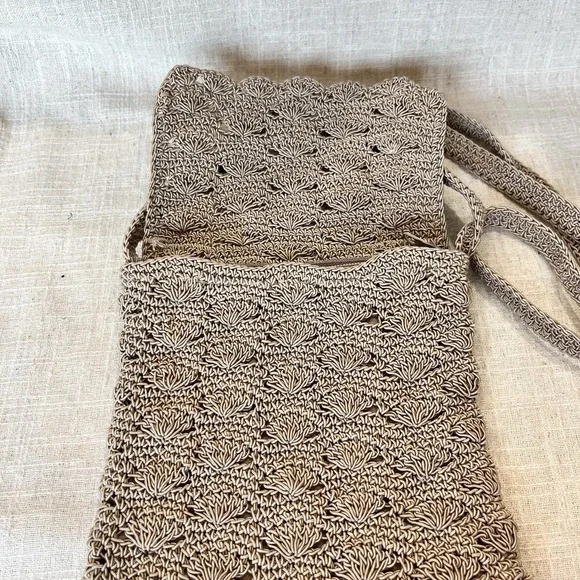 Frankie & Johnnie Beige Crossbody‎ Purse - Picture 4 of 9